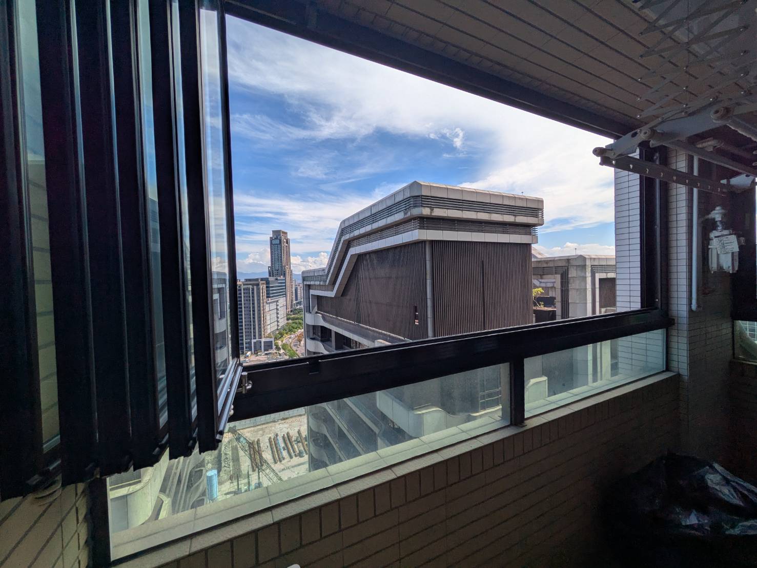 新莊中央路20樓6片開景陽台窗
