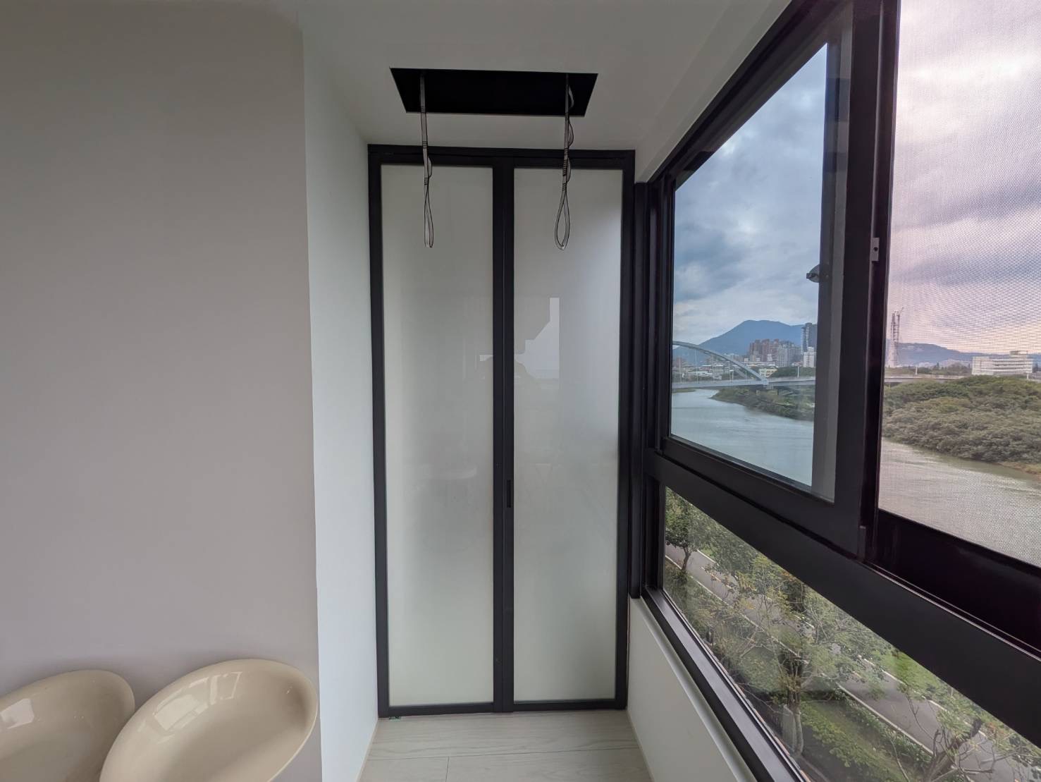 淡水濱海路2片折疊門