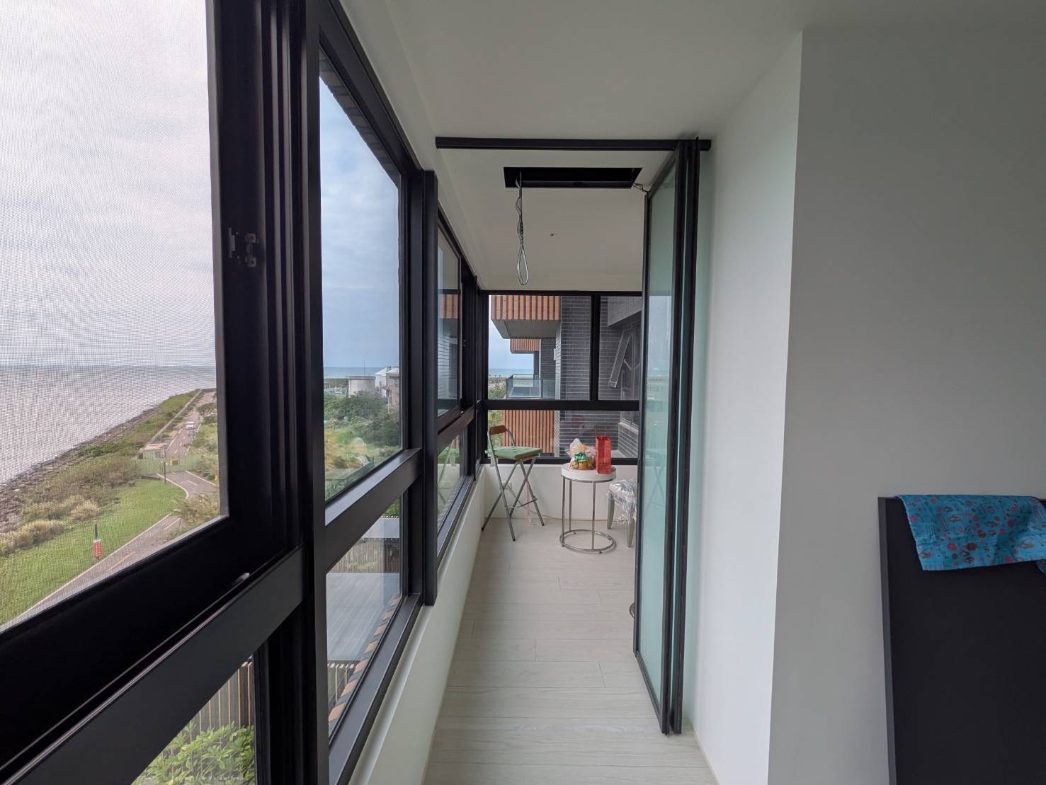 淡水濱海路2片折疊門